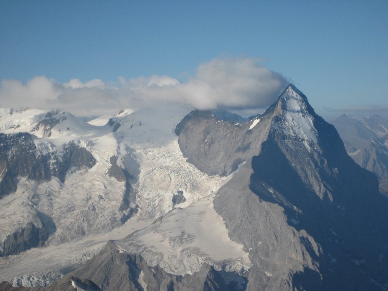 Eiger mit Nordwand (Mönch in den Wolken)