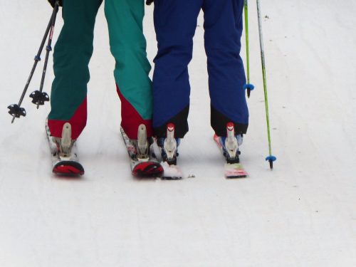 heute funktionierten schmale, später auch breite Ski